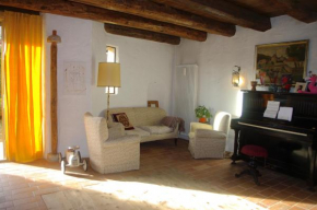 La Casa Altrui- Camere e Zona relax con Giardino Coredo